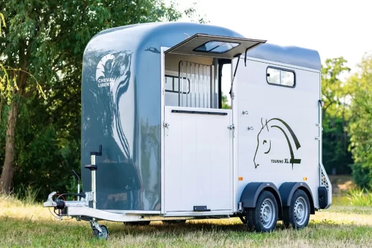 Imagen 1 de 35 - Van para caballos Touring XL de Cheval Liberté